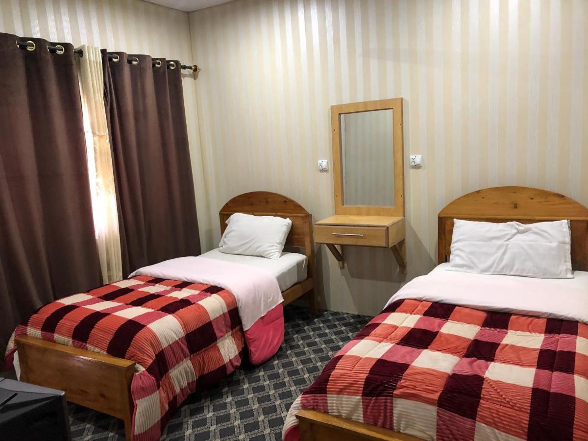 Madina Hotel 2 Gilgit Luaran gambar